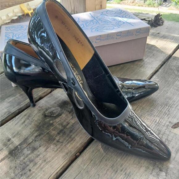 Shoes - Vintage‎ 1960s black patent leather pointy toed heels in original box, size 9.5